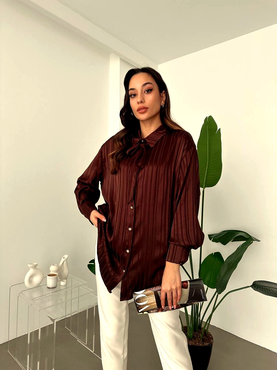 Chemise Satinée Marron — Coupe Élégante | Mode Modest Femme